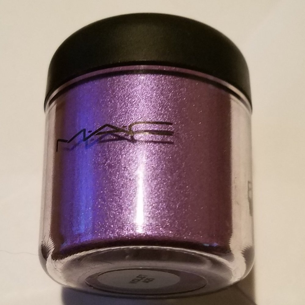 MAC Cosmetics Shadow Pigment, Violet, RARE
